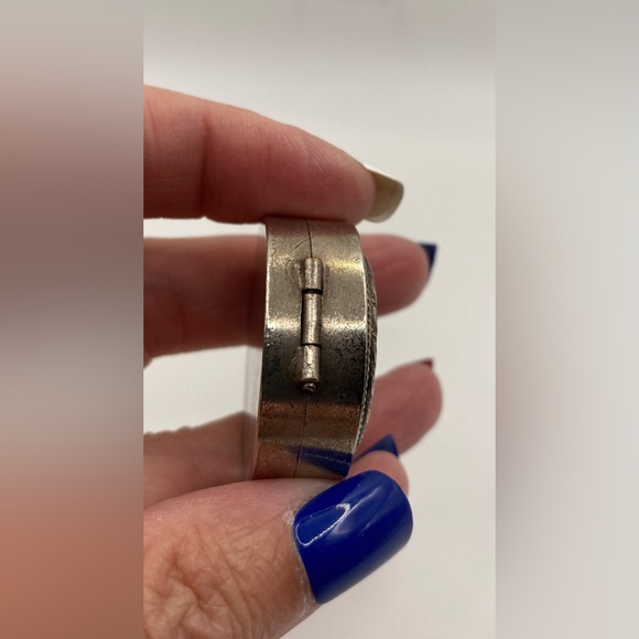 Silver Etched Dried Flower Hinged Trinket Box Vintage - Picture 3 of 14